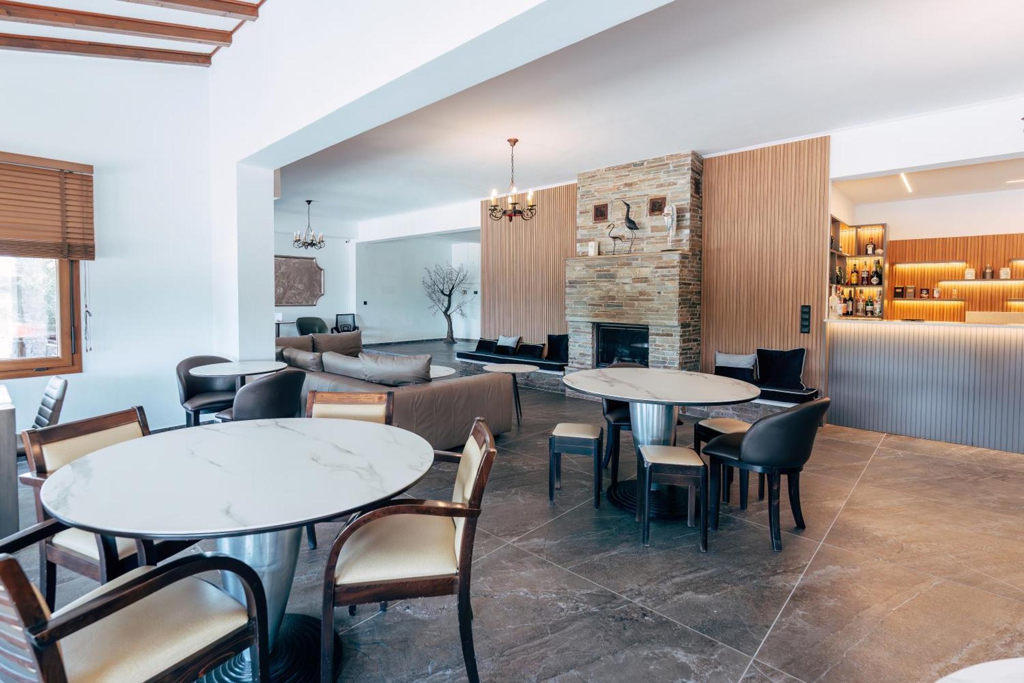 Hotel Agistro Angistron Luaran gambar