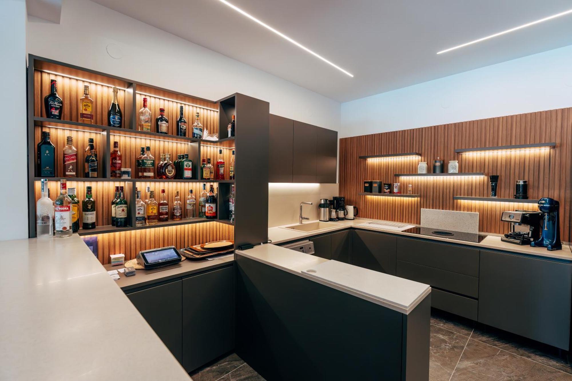 Hotel Agistro Angistron Luaran gambar