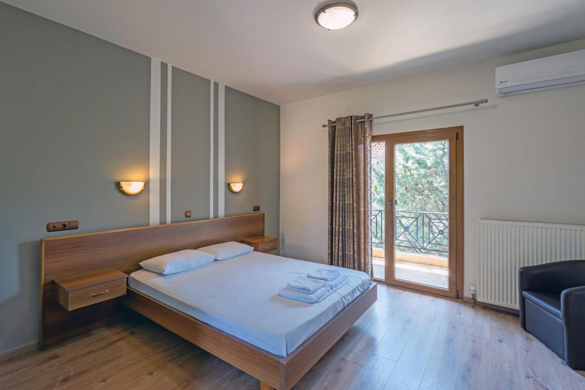 Hotel Agistro Angistron Luaran gambar