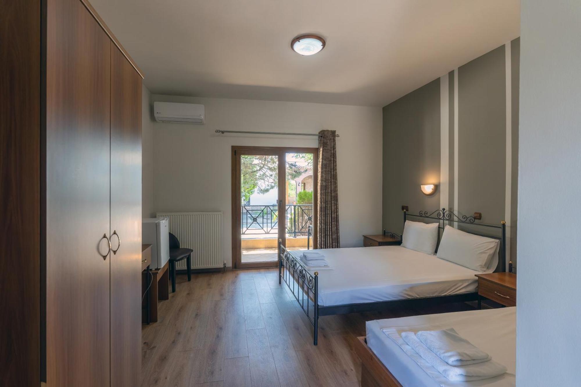 Hotel Agistro Angistron Luaran gambar