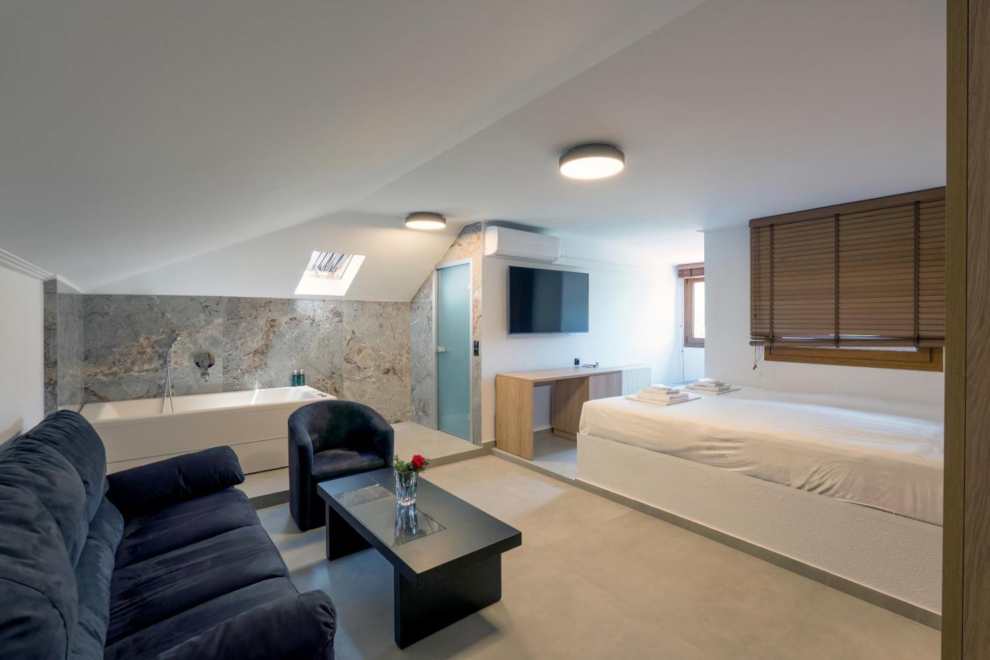 Hotel Agistro Angistron Luaran gambar