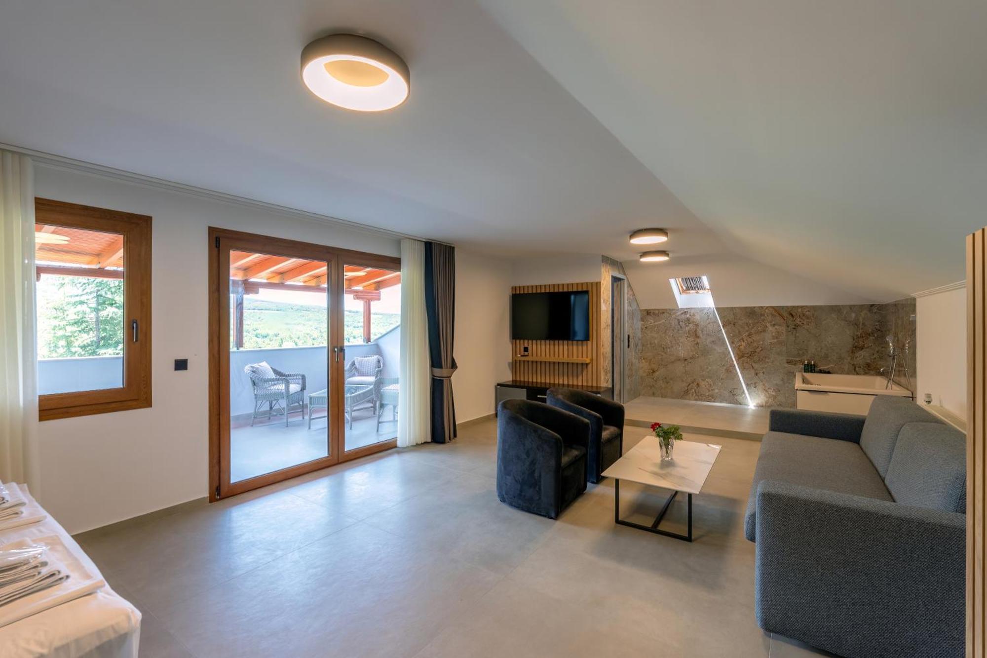 Hotel Agistro Angistron Luaran gambar