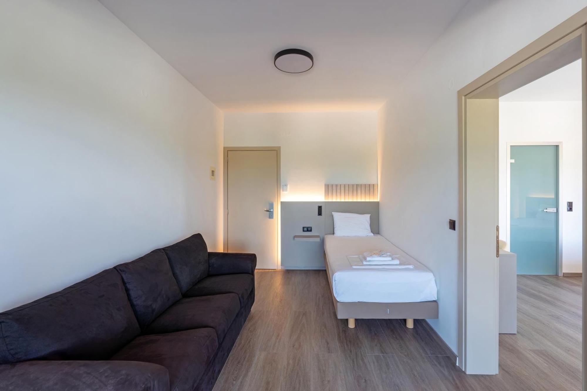 Hotel Agistro Angistron Luaran gambar